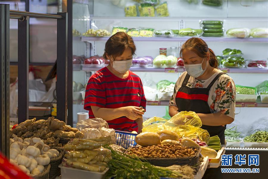 （圖文互動）（3）告別臟亂，留住溫情&mdash;&mdash;上海鬧市小菜場見聞