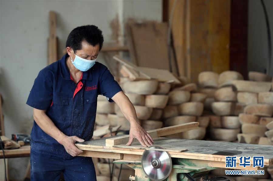  （新華全媒頭條&middot;圖文互動(dòng)）（5）青春，在希望的田野上&mdash;&mdash;大別山區(qū)尋訪(fǎng)&ldquo;城歸&rdquo;大學(xué)畢業(yè)生