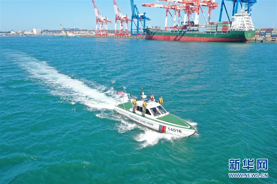 (圖文互動(dòng))(1)中國(guó)海警海上報(bào)警平臺(tái)運(yùn)行一年接警6萬(wàn)余起