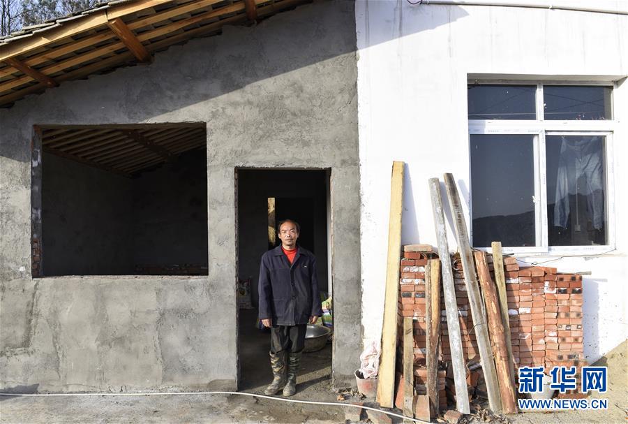 （新華全媒頭條&middot;走向我們的小康生活&middot;圖文互動(dòng)）（6）奮斗繪就&ldquo;新天府&rdquo;&mdash;&mdash;川蜀大地干群&ldquo;戰(zhàn)貧&rdquo;軌跡掃描