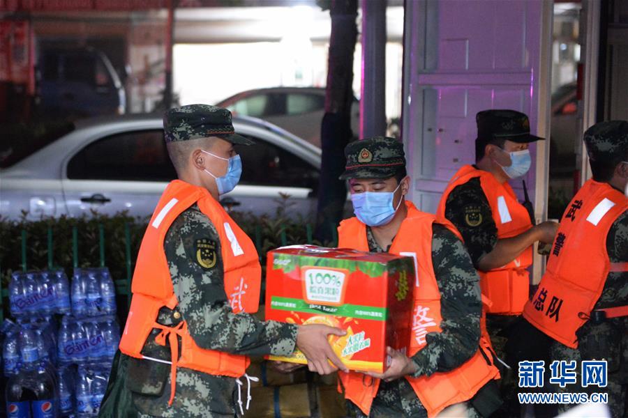 （新華全媒頭條&middot;圖文互動）（12）百萬群眾大轉(zhuǎn)移&mdash;&mdash;抗洪搶險(xiǎn)救援直擊