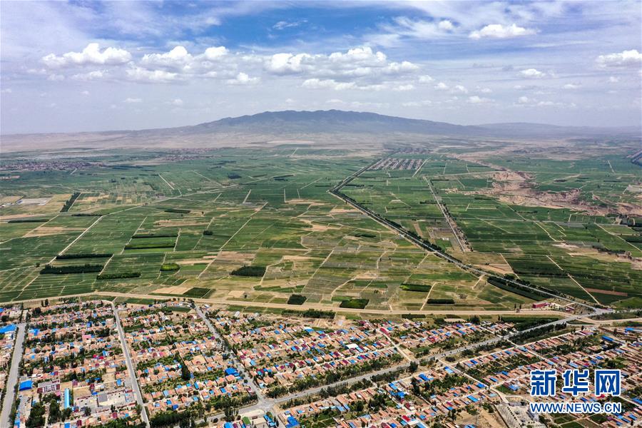 （新華全媒頭條&middot;走向我們的小康生活&middot;圖文互動）（3）23萬人的命運(yùn)轉(zhuǎn)折&mdash;&mdash;我國最大易地生態(tài)移民安置區(qū)的脫貧密碼