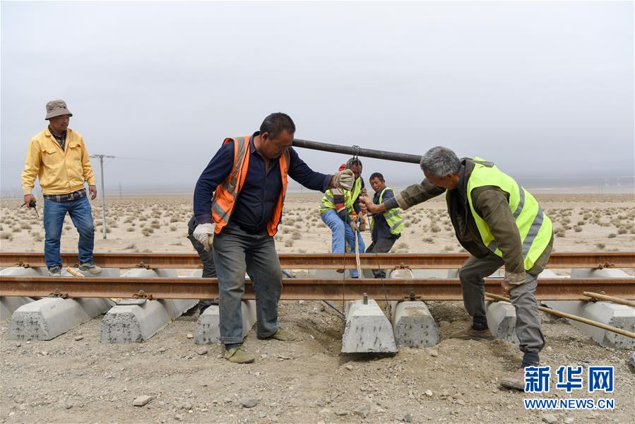 (圖文互動)(6)筑完“天路”架“云梯”——鐵路老兵再上高原