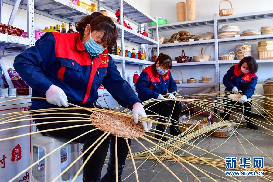 （新華全媒頭條&middot;圖文互動(dòng)）（2）黃土地上向陽(yáng)花開&mdash;&mdash;來自山西深度貧困地區(qū)的脫貧故事
