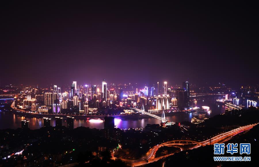 （新華全媒頭條&middot;走向我們的小康生活&middot;圖文互動）（2）大城大鄉(xiāng)的&ldquo;幸福協(xié)奏曲&rdquo;&mdash;&mdash;重慶推動高質量發(fā)展創(chuàng)造高品質生活紀事