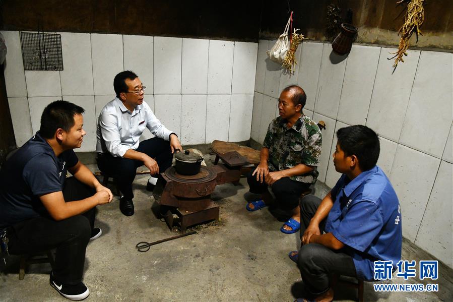 （新華全媒頭條&middot;決戰(zhàn)決勝脫貧攻堅(jiān)&middot;督戰(zhàn)未摘帽貧困縣&middot;圖文互動(dòng)）（7）把&ldquo;最能打的人&rdquo;放在最需要的地方&mdash;&mdash;聚焦貴州未脫貧縣里的&ldquo;助攻干部&rdquo;