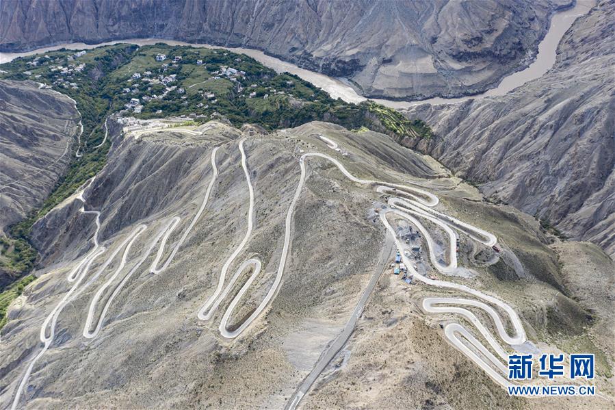 （西藏昌都解放70周年&middot;圖文互動(dòng)）（1）怒江峽谷深處：百年?yáng)|壩民居見(jiàn)證民族文化交流融合