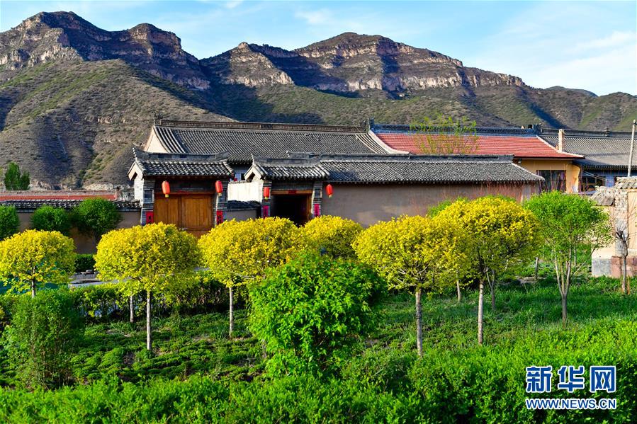 (集中連片特困地區(qū)貧困村調(diào)研行·圖文互動)(1)芝麻開花節(jié)節(jié)高——山西岢嵐縣宋家溝村脫貧調(diào)查