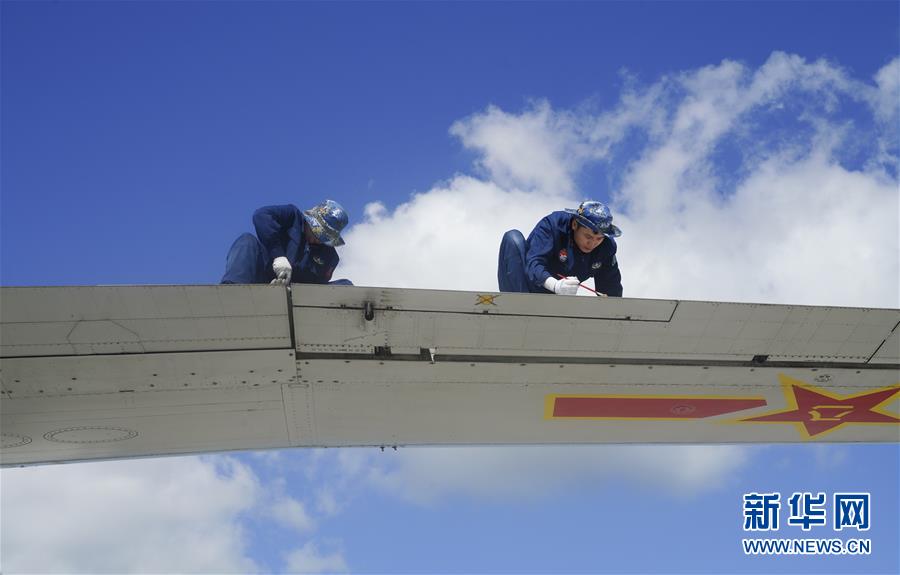 （在習(xí)近平強(qiáng)軍思想指引下&middot;我們在戰(zhàn)位報(bào)告&middot;圖文互動）（1）偵天探海 狩獵?？?mdash;&mdash;南部戰(zhàn)區(qū)海軍航空兵某師加速轉(zhuǎn)型提升新質(zhì)戰(zhàn)斗力記事
