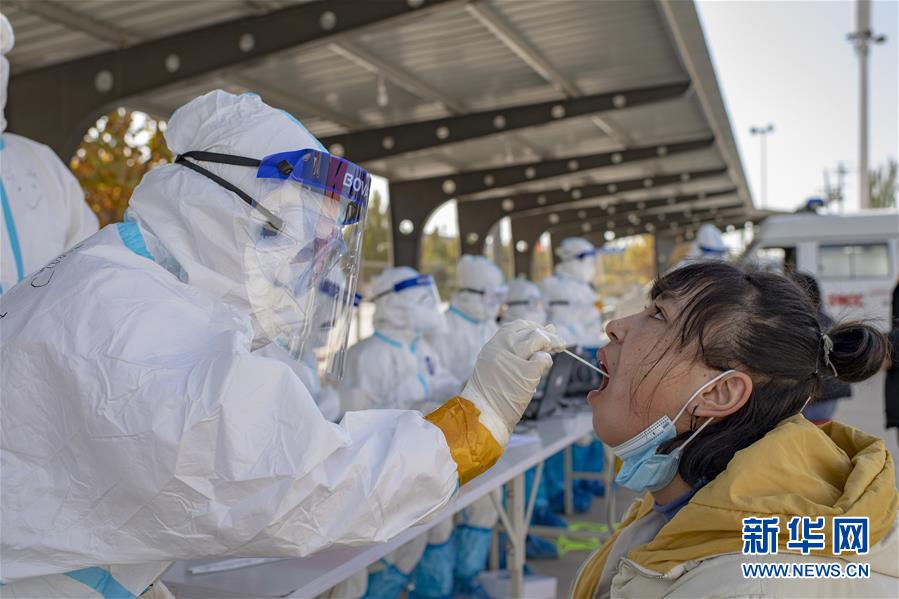 （聚焦疫情防控&middot;圖文互動）（3）特寫：爭分奪秒，4天完成474.65萬人核酸檢測