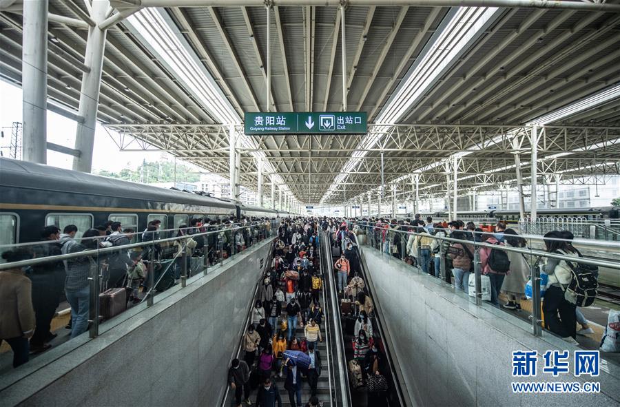 （新華全媒頭條&middot;圖文互動(dòng)）（2）海納百川共揚(yáng)帆&mdash;&mdash;黨的十九大以來以習(xí)近平同志為核心的黨中央引領(lǐng)中國(guó)高水平對(duì)外開放紀(jì)實(shí)