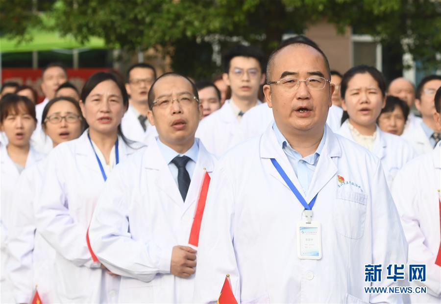 （抗疫先進事跡&middot;圖文互動）（2）張定宇：疫情&ldquo;暴風眼&rdquo;里，&ldquo;漸凍&rdquo;之軀與時間賽跑