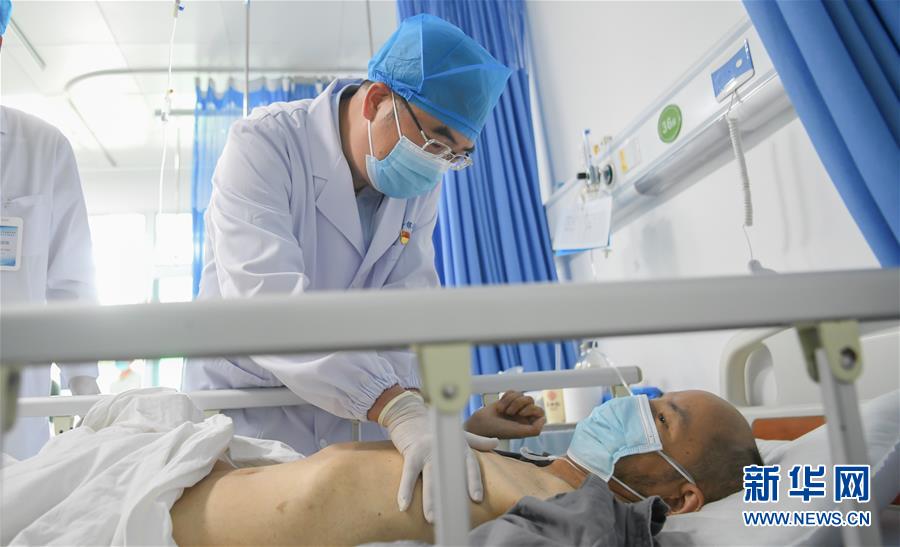 （抗疫先進事跡&middot;圖文互動）（4）張定宇：疫情&ldquo;暴風眼&rdquo;里，&ldquo;漸凍&rdquo;之軀與時間賽跑