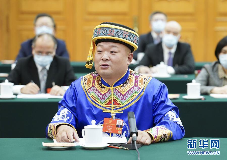 （新華全媒頭條&middot;圖文互動）（8）從人民中汲取磅礴力量&mdash;&mdash;習(xí)近平總書記同出席2020年全國兩會人大代表、政協(xié)委員共商國是紀(jì)實