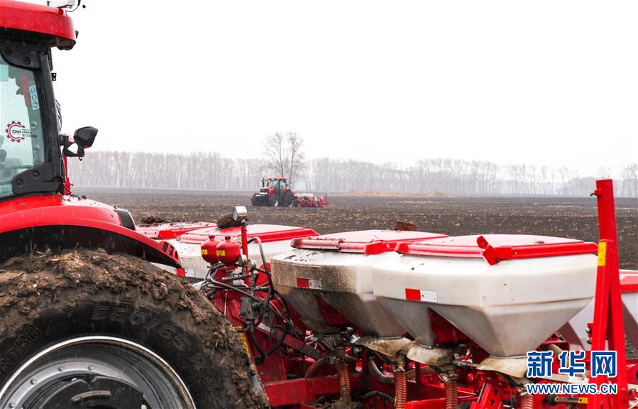 （在習(xí)近平新時(shí)代中國(guó)特色社會(huì)主義思想指引下&mdash;&mdash;新時(shí)代新作為新篇章&middot;習(xí)近平總書記關(guān)切事&middot;圖文互動(dòng)）（11）春耕忙 信心足&mdash;&mdash;谷雨時(shí)節(jié)走馬東北直擊糧事