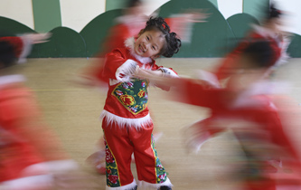 排練&ldquo;中國娃&rdquo; 迎接中國年