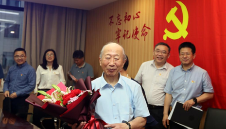 新黨員陳振新：&ldquo;雖已耄耋，紅心向黨！&rdquo;