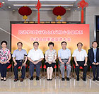 民進中央領(lǐng)導(dǎo)人和宣講人合影