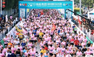 從沙漠跑向綠洲！&ldquo;塞上明珠&rdquo;用馬拉松促城市轉(zhuǎn)型