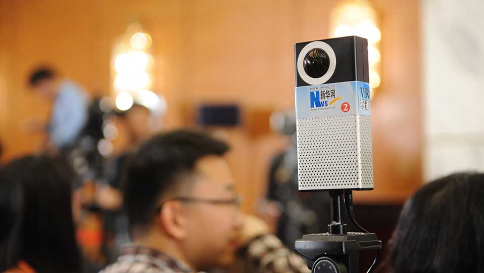 發(fā)布會新型報(bào)道武器:VR設(shè)備