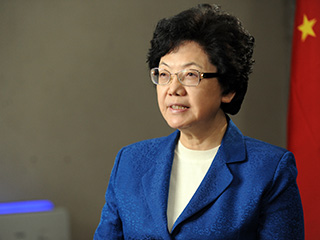 大醫(yī)院人滿(mǎn)為患，社區(qū)醫(yī)院門(mén)可羅雀怎么破？