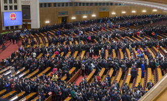 閉幕會(huì)結(jié)束后，代表離開會(huì)場(chǎng)