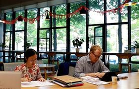 中國成就，世界矚目&mdash;&mdash;來自基層蹲點現(xiàn)場的報道