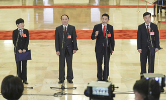 邱賽珍、張蜀新、潘克剛、李新民代表接受采訪