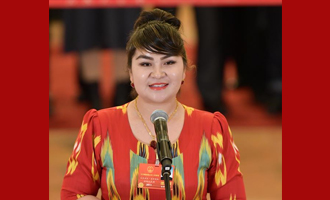 全國人大代表如克亞木&middot;麥提賽地接受采訪