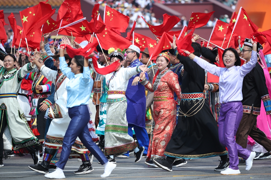 群眾大游行，歡樂(lè)的海洋！