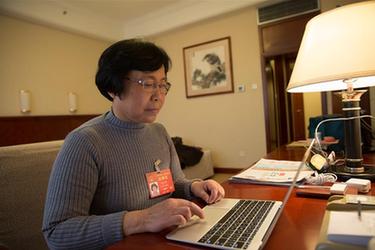 崔向群代表：大科學裝置建設要從&ldquo;跟跑&rdquo;變成&ldquo;領跑&rdquo;