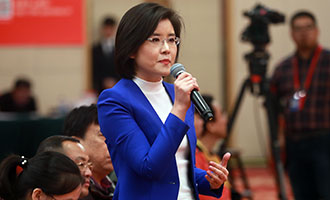 中央電視臺(tái)、中國國際電視臺(tái)記者提問