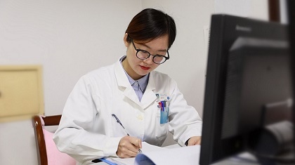 有才！這位女醫(yī)生自創(chuàng)說唱視頻，讓科普更&ldquo;接地氣&rdquo;