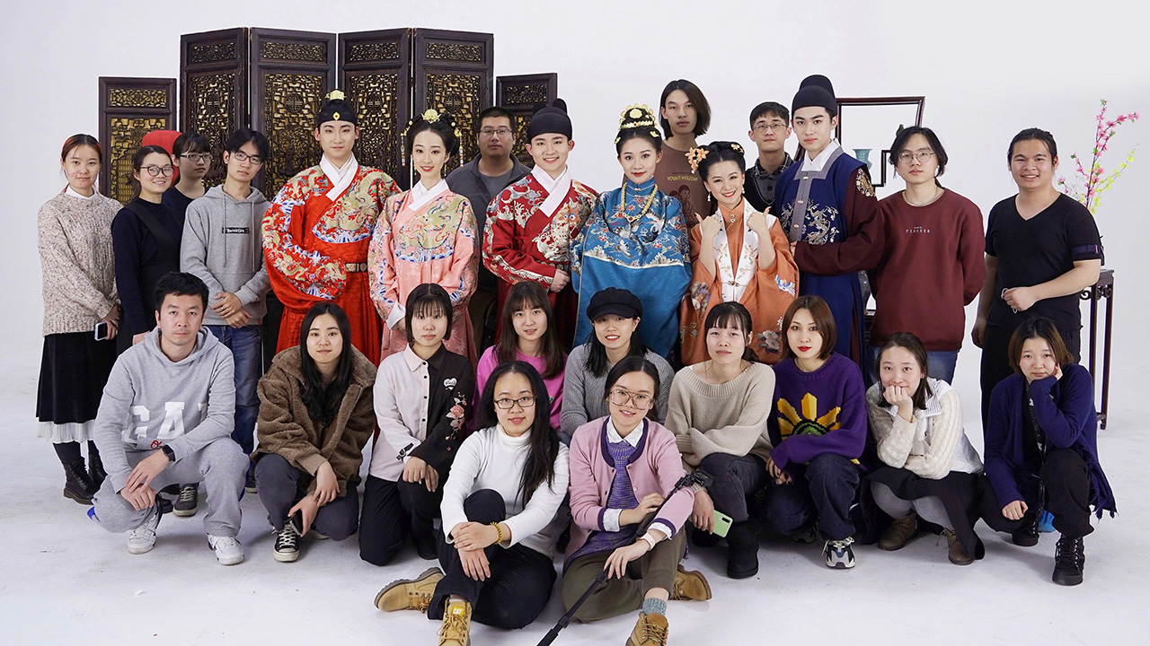 追夢(mèng)中國(guó)人|維京：漢服春晚，一個(gè)講了十年的故事