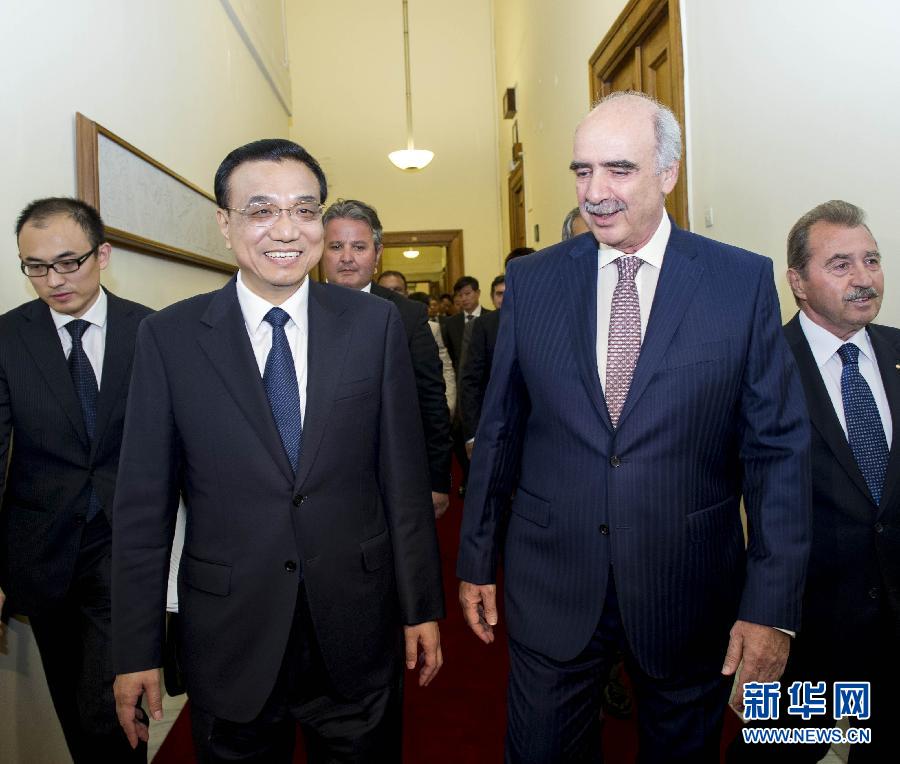 6月19日，國務(wù)院總理李克強(qiáng)在希臘議會大廈會見希臘議長米馬拉基斯。新華社記者 王曄 攝
