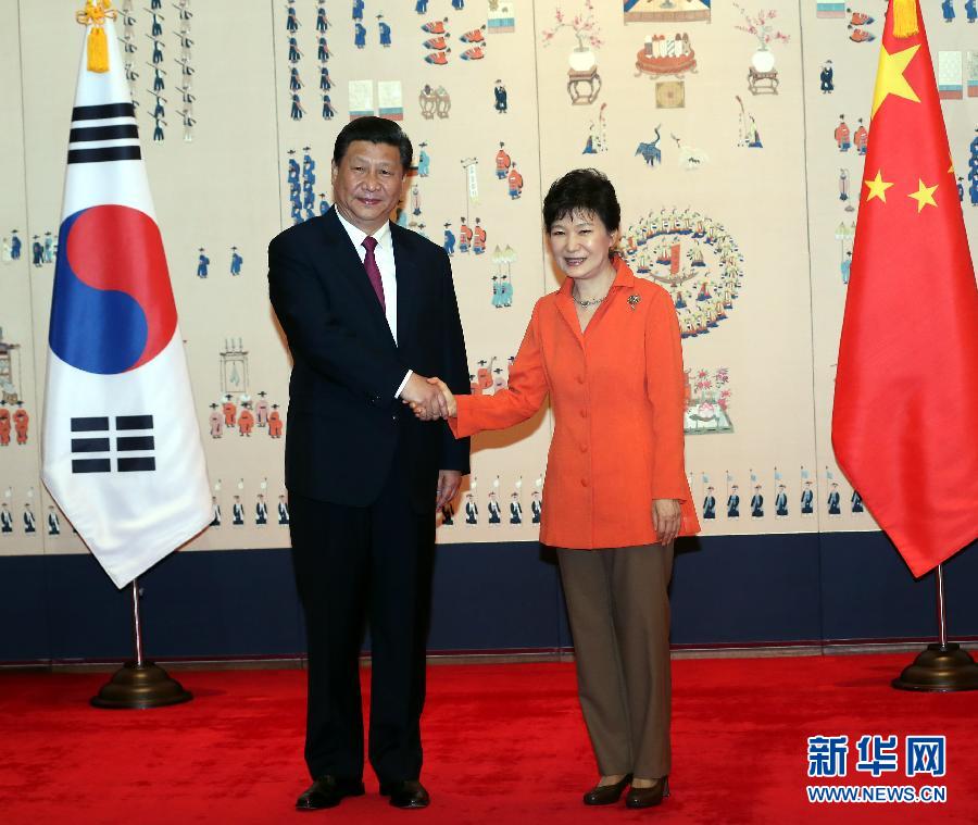 7月3日，國家主席習(xí)近平在首爾同韓國總統(tǒng)樸槿惠舉行會談。新華社記者 蘭紅光 攝