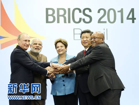 這是習近平同出席會晤的巴西總統(tǒng)羅塞夫、俄羅斯總統(tǒng)普京、印度總理莫迪、南非總統(tǒng)祖馬合影。新華社記者 蘭紅光 攝