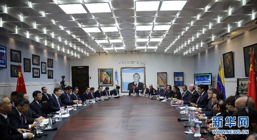 當(dāng)?shù)貢r(shí)間7月20日，國家主席習(xí)近平在加拉加斯同委內(nèi)瑞拉總統(tǒng)馬杜羅舉行會談。 新華社記者蘭紅光攝 