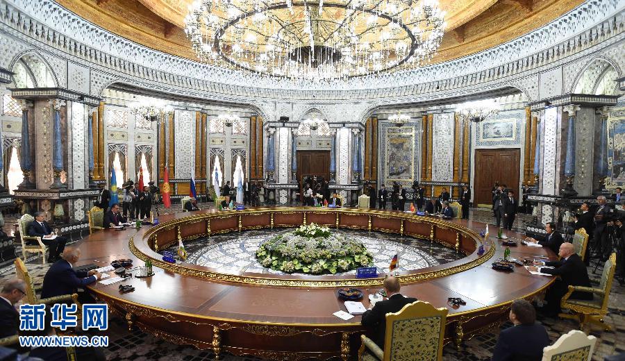 9月12日，上海合作組織成員國(guó)元首理事會(huì)第十四次會(huì)議在塔吉克斯坦首都杜尚別舉行。國(guó)家主席習(xí)近平出席會(huì)議并發(fā)表重要講話。新華社記者馬占成攝 