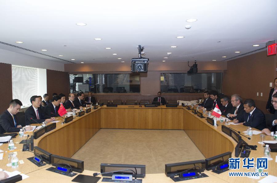 9月23日，出席聯(lián)合國(guó)氣候峰會(huì)的國(guó)家主席習(xí)近平特使、國(guó)務(wù)院副總理張高麗在紐約聯(lián)合國(guó)總部會(huì)見(jiàn)秘魯總統(tǒng)烏馬拉。 新華社記者 王曄 攝 