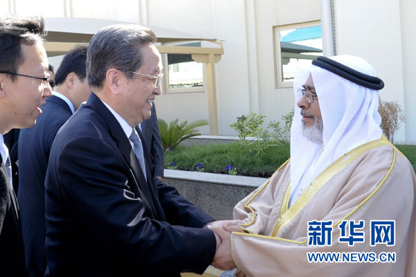 11月6日，正在巴林進(jìn)行正式友好訪問(wèn)的全國(guó)政協(xié)主席俞正聲在麥納麥會(huì)見(jiàn)巴林國(guó)民議會(huì)議長(zhǎng)兼眾議長(zhǎng)扎赫拉尼。 新華社記者 張鐸 攝