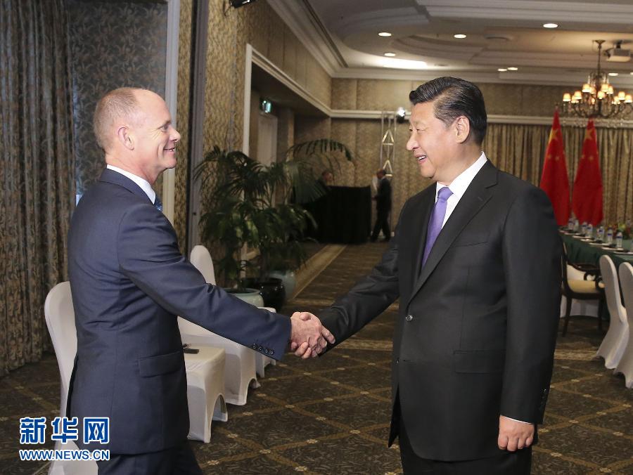 11月16日，國家主席習(xí)近平在布里斯班會見澳大利亞昆士蘭州州長紐曼。 新華社記者丁林?jǐn)z 