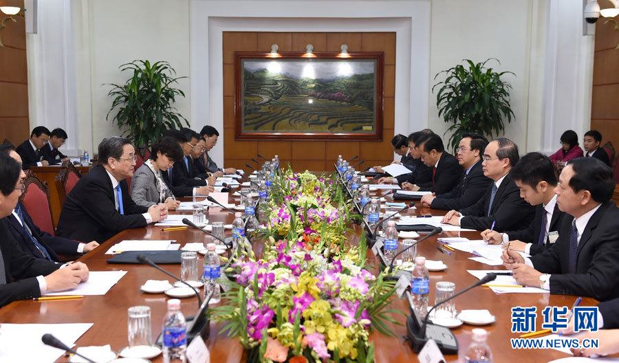 12月25日至27日，中共中央政治局常委、全國政協(xié)主席俞正聲對越南進(jìn)行正式訪問。這是12月26日，俞正聲在河內(nèi)與越南祖國陣線主席阮善仁舉行會談。 新華社記者馬占成攝