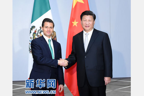 11月16日，國(guó)家主席習(xí)近平在土耳其安塔利亞會(huì)見墨西哥總統(tǒng)培尼亞。 新華社記者張鐸攝