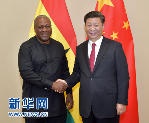 12月3日，國家主席習近平在約翰內(nèi)斯堡會見加納總統(tǒng)馬哈馬。新華社記者 李濤 攝 

