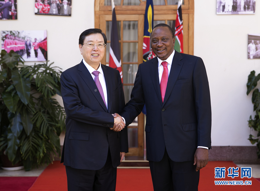 3月23日至26日，全國人大常委會委員長張德江對肯尼亞進(jìn)行正式友好訪問。這是3月24日，張德江在肯尼亞首都內(nèi)羅畢會見肯尼亞總統(tǒng)肯雅塔。 新華社記者馬占成攝