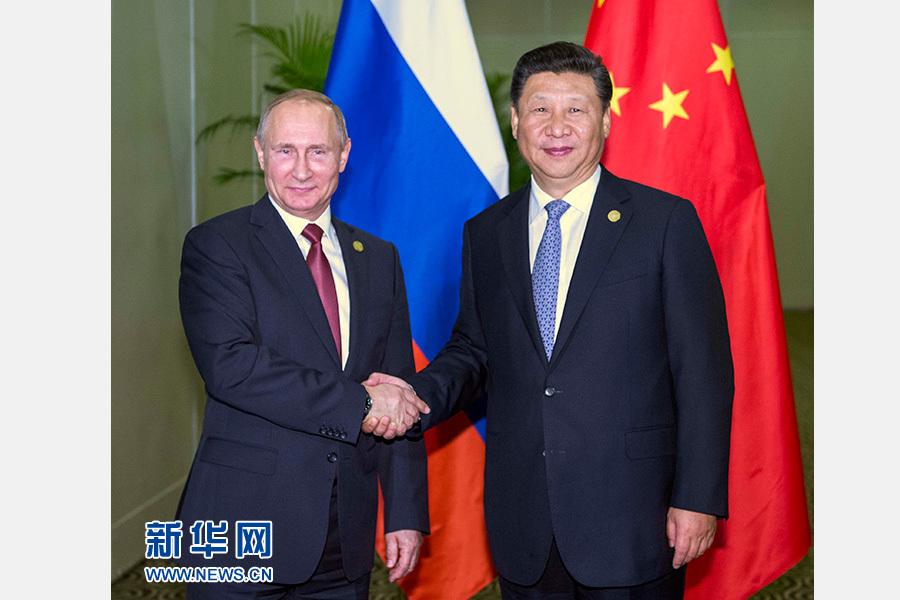 11月19日，國家主席習(xí)近平在利馬會見俄羅斯總統(tǒng)普京。 新華社記者李濤 攝