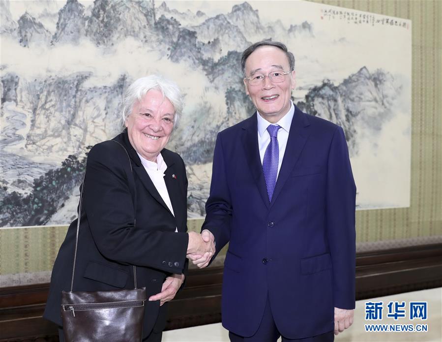 (時(shí)政)王岐山會(huì)見烏拉圭副總統(tǒng)托波蘭斯基