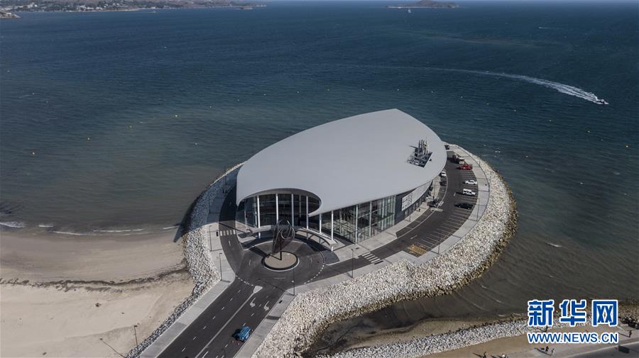 （新華全媒頭條&middot;圖文互動）（2）特稿：深化周邊友好　共促亞太繁榮&mdash;&mdash;寫在習(xí)近平主席出席亞太經(jīng)合組織第二十六次領(lǐng)導(dǎo)人非正式會議，對巴布亞新幾內(nèi)亞、文萊和菲律賓進(jìn)行國事訪問并在巴新同建交太平洋島國領(lǐng)導(dǎo)人會晤之際