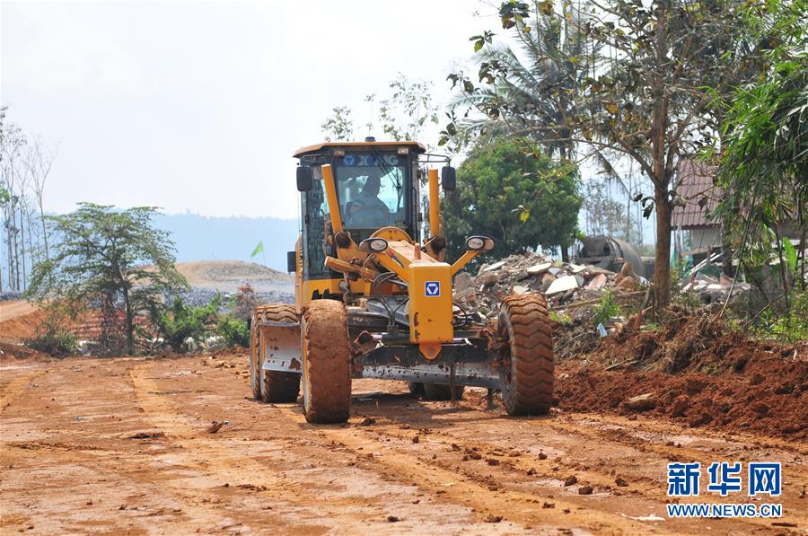 (國際·“一帶一路”高峰論壇·圖文互動(dòng))(2)老撾村民的夢想在中老鐵路上延伸